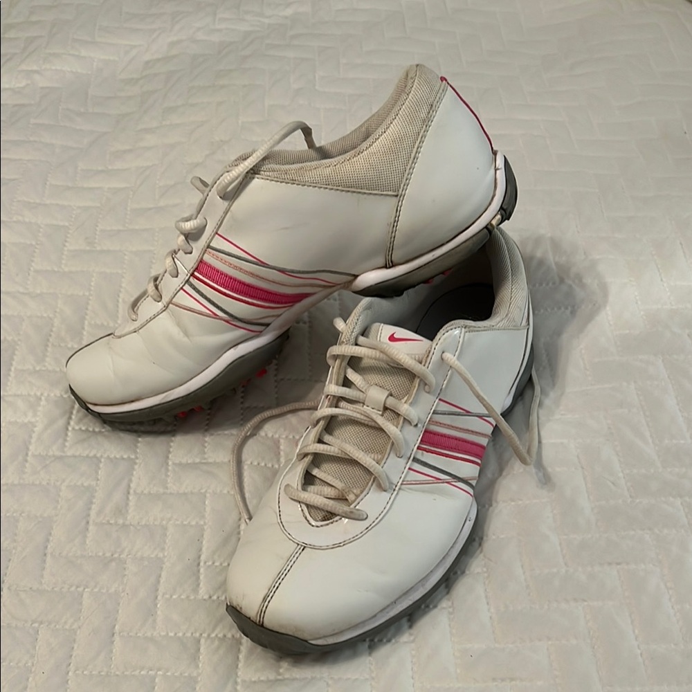 Nike White and Pink Golf Shoes with Retro Design